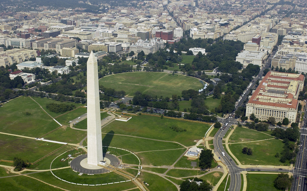 030926-F-2828D-405
Aerial photo of Washington Memorial with the White House in the back ground Washington D.C. on Sept. 26, 2003. DoD photo by Tech. Sgt. Andy Dunaway, U.S. Air Force. (Released)